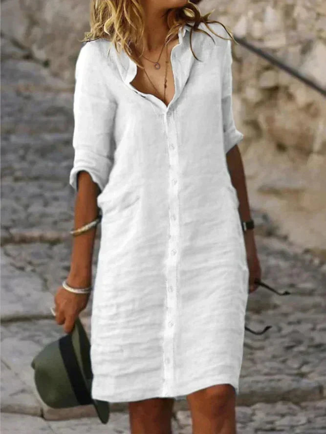Einfarbiges Baumwollkleid mit Reversknöpfen und halben Ärmeln