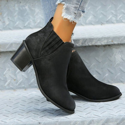 Vintage-Stiefeletten mit dicken Absätzen - Elzbieta