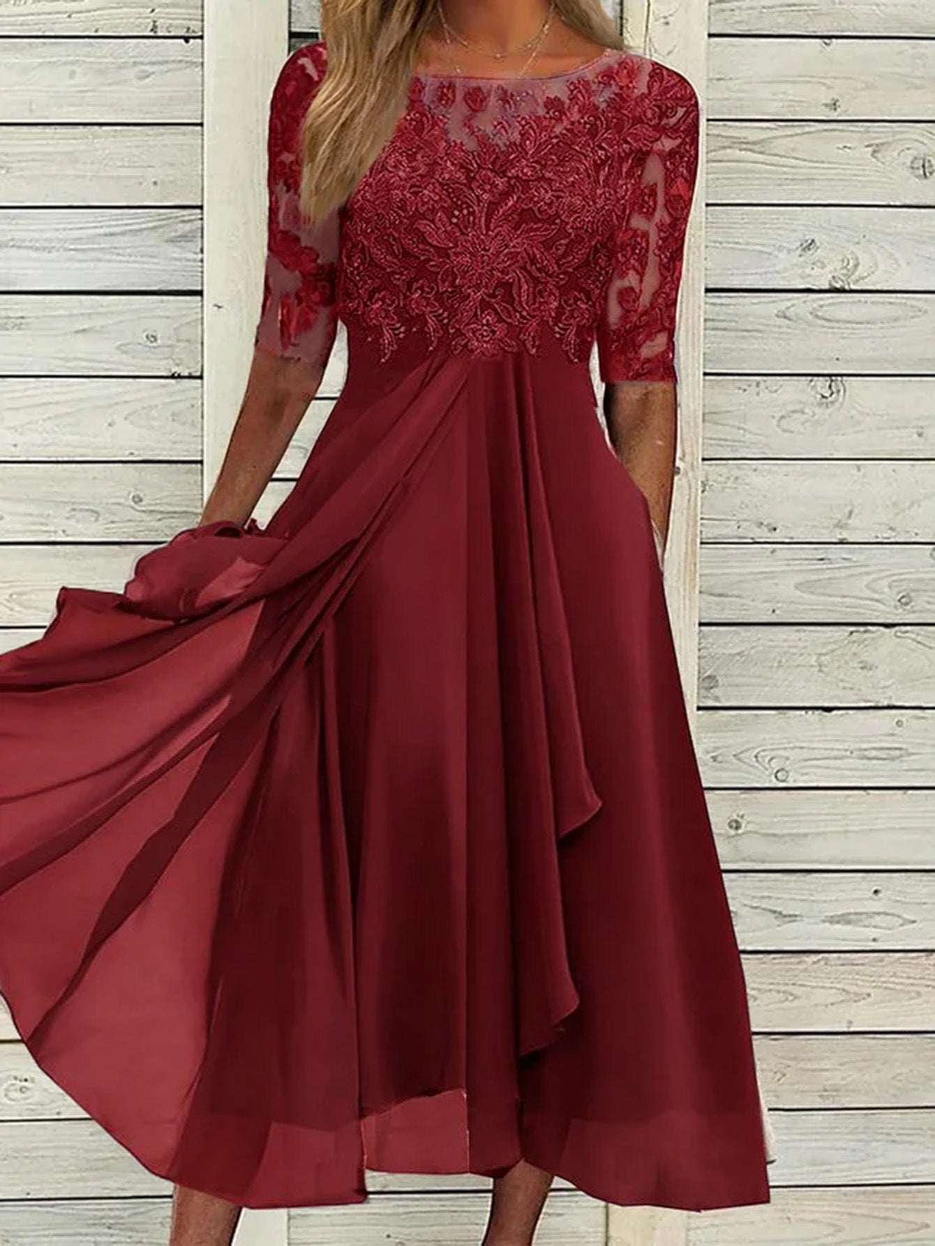Essie - Elegantes Midikleid aus Spitze