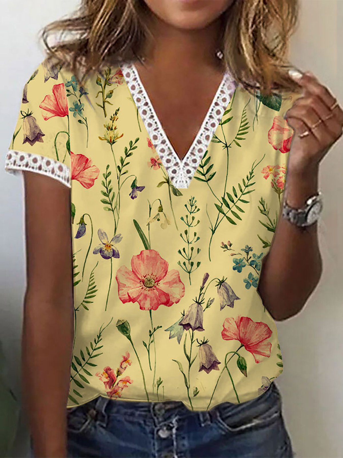 Sherly - Elegantes T-Shirt mit kurzen Ärmeln und V-Ausschnitt-Druck für Frauen