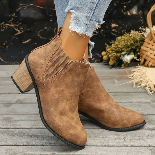 Vintage-Stiefeletten mit dicken Absätzen - Elzbieta