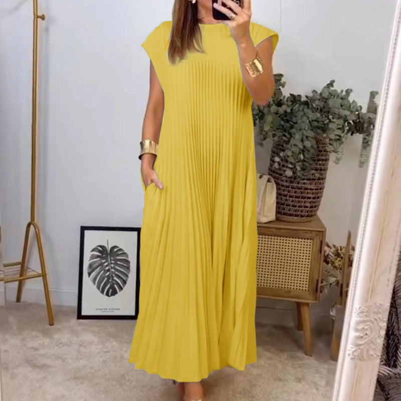 Langes, ärmelloses Kleid mit Falten und rundem Ausschnitt
