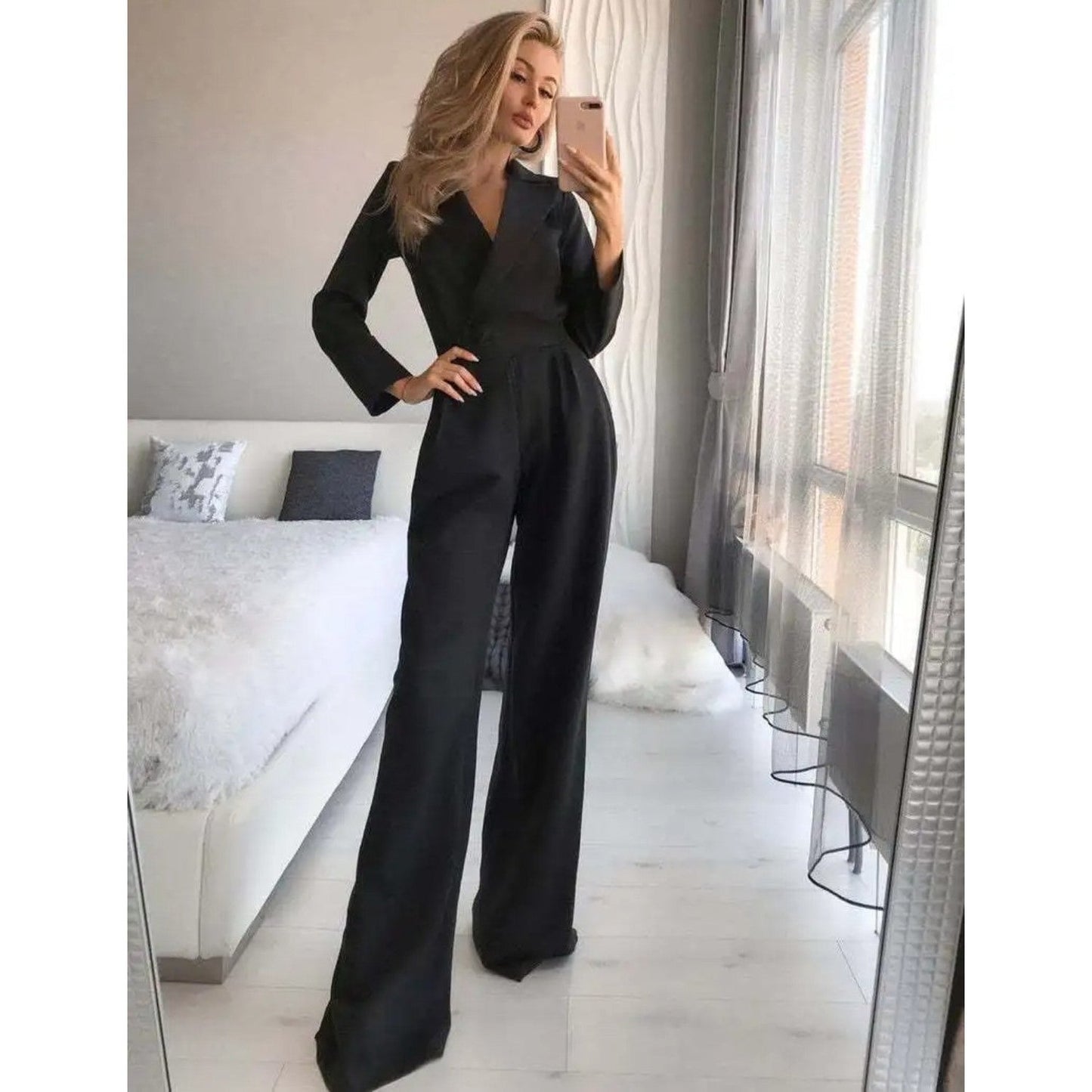 Maëlys - Eleganter Jumpsuit mit langen Ärmeln und V-Ausschnitt