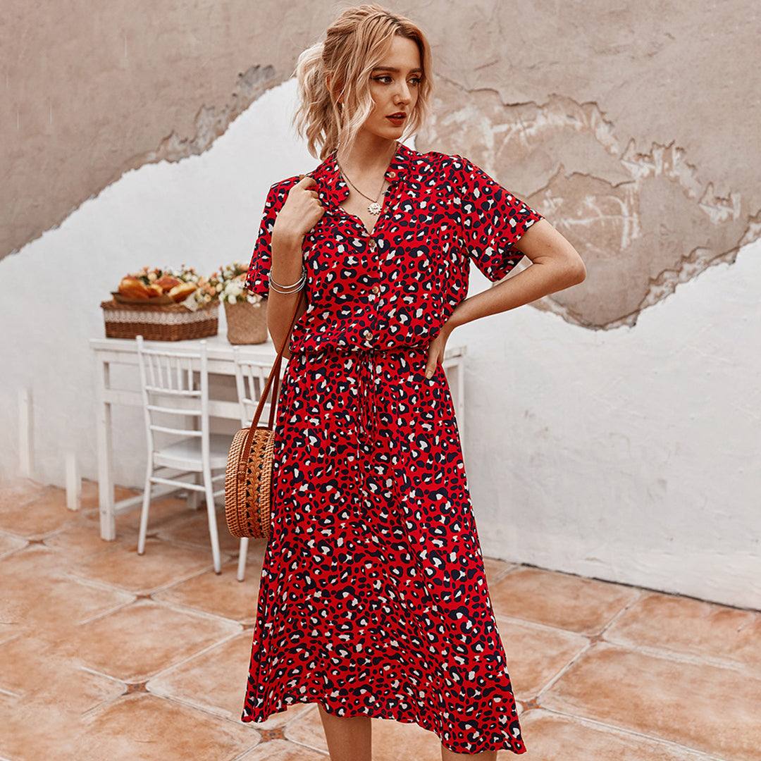 Bedrucktes Kleid mit V-Ausschnitt