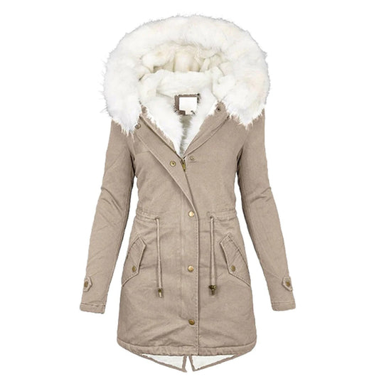 Stylische warme Jacke mit Fellkapuze