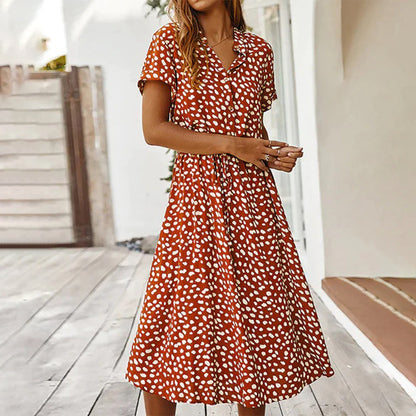 Bedrucktes Kleid mit V-Ausschnitt