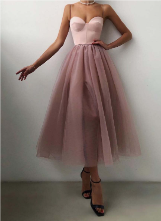 Esmeralda - Abschlussballkleid mit Spaghetti-Trägern und geradem Saum