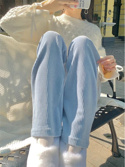Bernadette | Weit geschnittene Cordhose