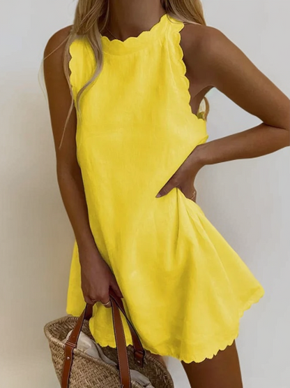 Quenery - Kleid mit gestickten Rüschen
