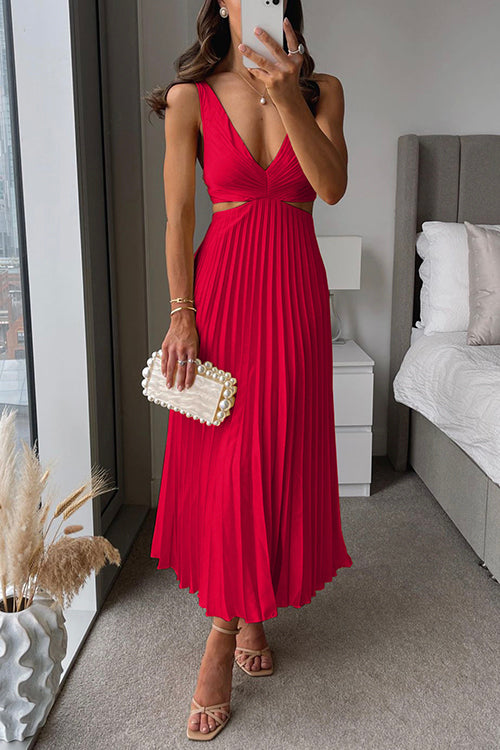 Plisiertes Maxikleid mit Detail an der Taille