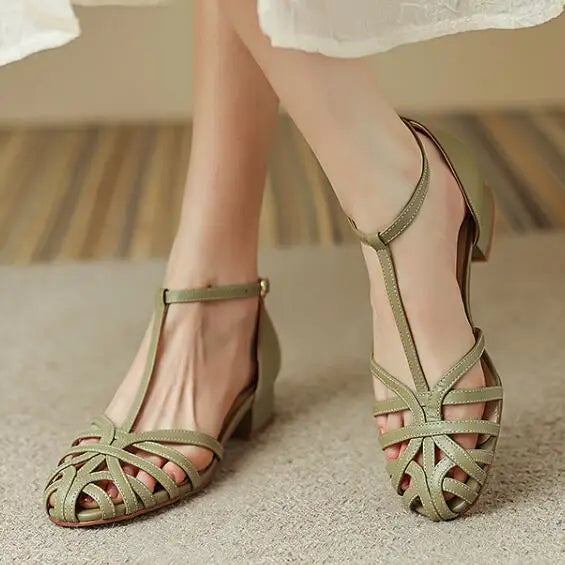 Hohle Sandalen im Stil der römischen Retro-Kunst - Shyla