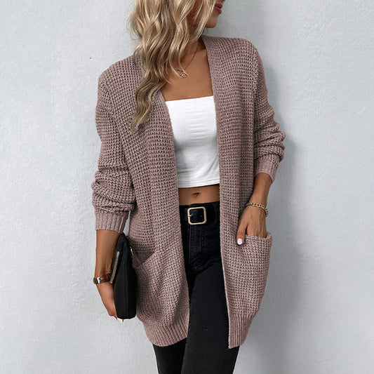 Gestrickte lange Damenstrickjacke