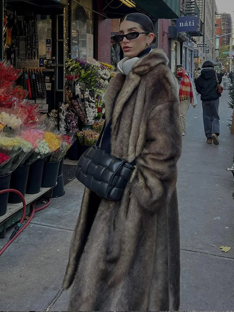 Joslyn - eleganter Wintermantel mit Fell