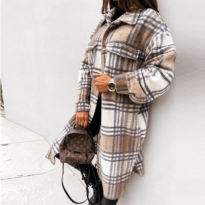 Stilvolle karierte Jacke
