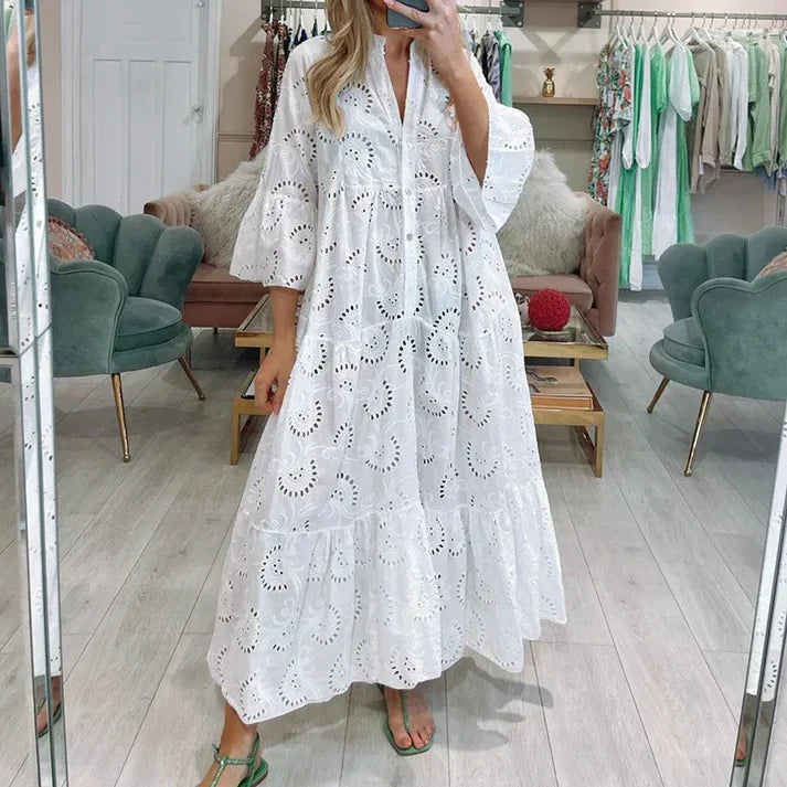 Grace - Elegantes Kleid mit gestickten Ösen