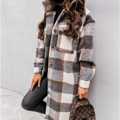 Stilvolle karierte Jacke