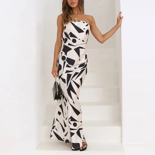 Schulternahes Maxikleid mit geometrischem Print