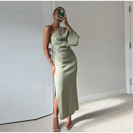 Elegantes Midikleid mit langem, weitem, schlichtem Ärmel