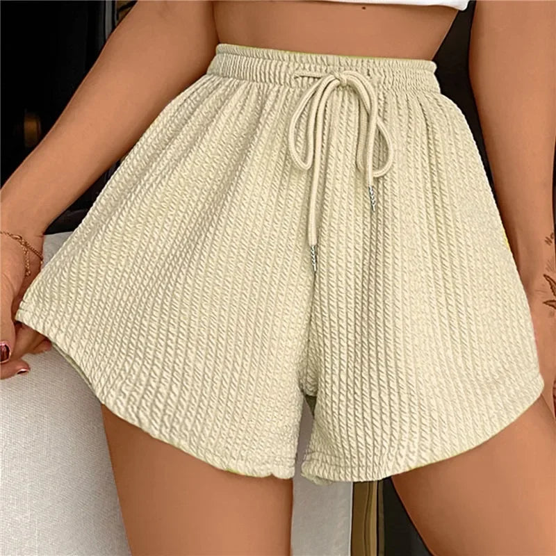 Shorts mit Kordelzug und weiten Beinen