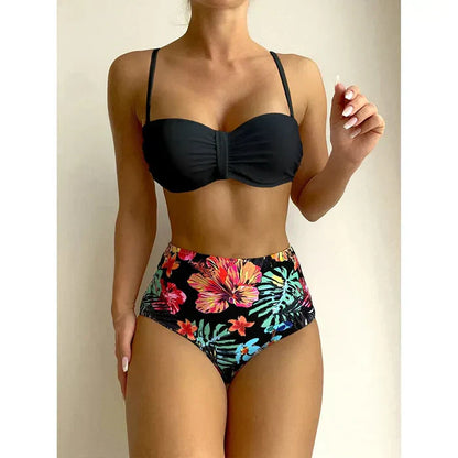 Schicker hochtaillierter Bikini mit Blumenmuster