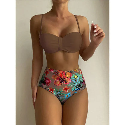 Schicker hochtaillierter Bikini mit Blumenmuster