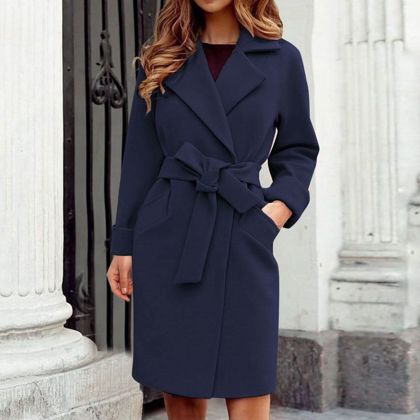 Schicke, opulente Winteroberbekleidung für Damen