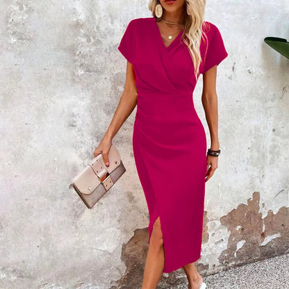 Leichtes Minikleid mit V-Ausschnitt für lässige Eleganz