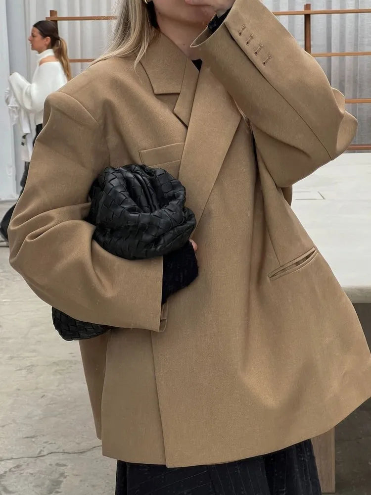 Übergroßer Blazer mit einem Twist