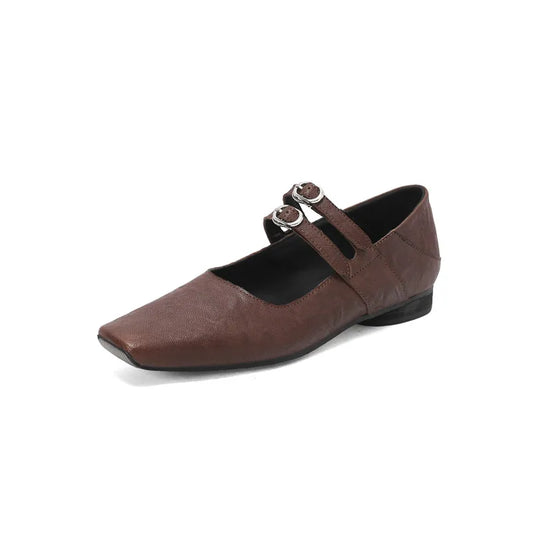 Klassische Schuhe mit quadratischer Spitze und doppeltem Riemen