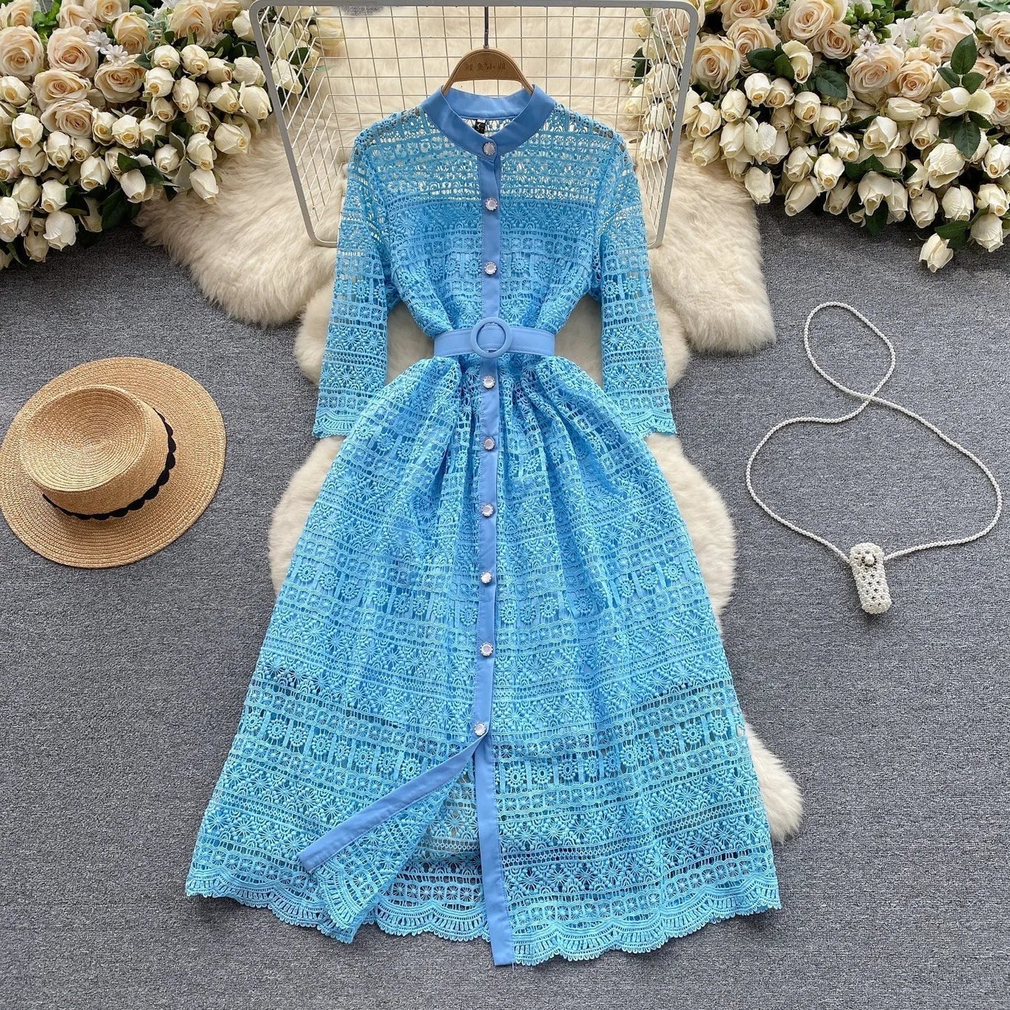 Clara - Besticktes hohles Kleid