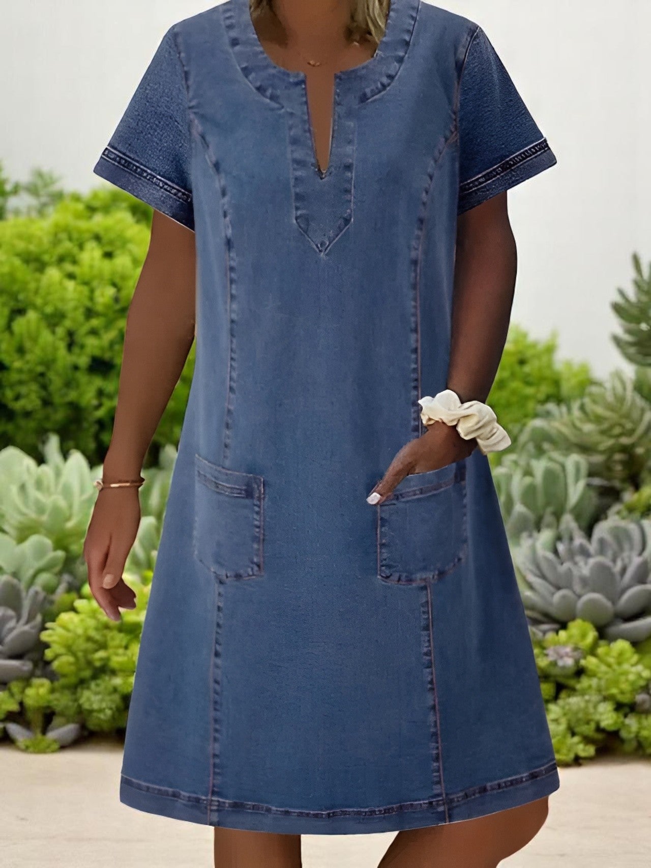 Kleid aus weichem Denim mit lässigem Schnitt