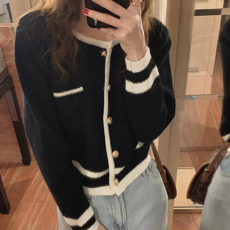 Rosenweste I Strickjacke mit Knöpfen für Damen