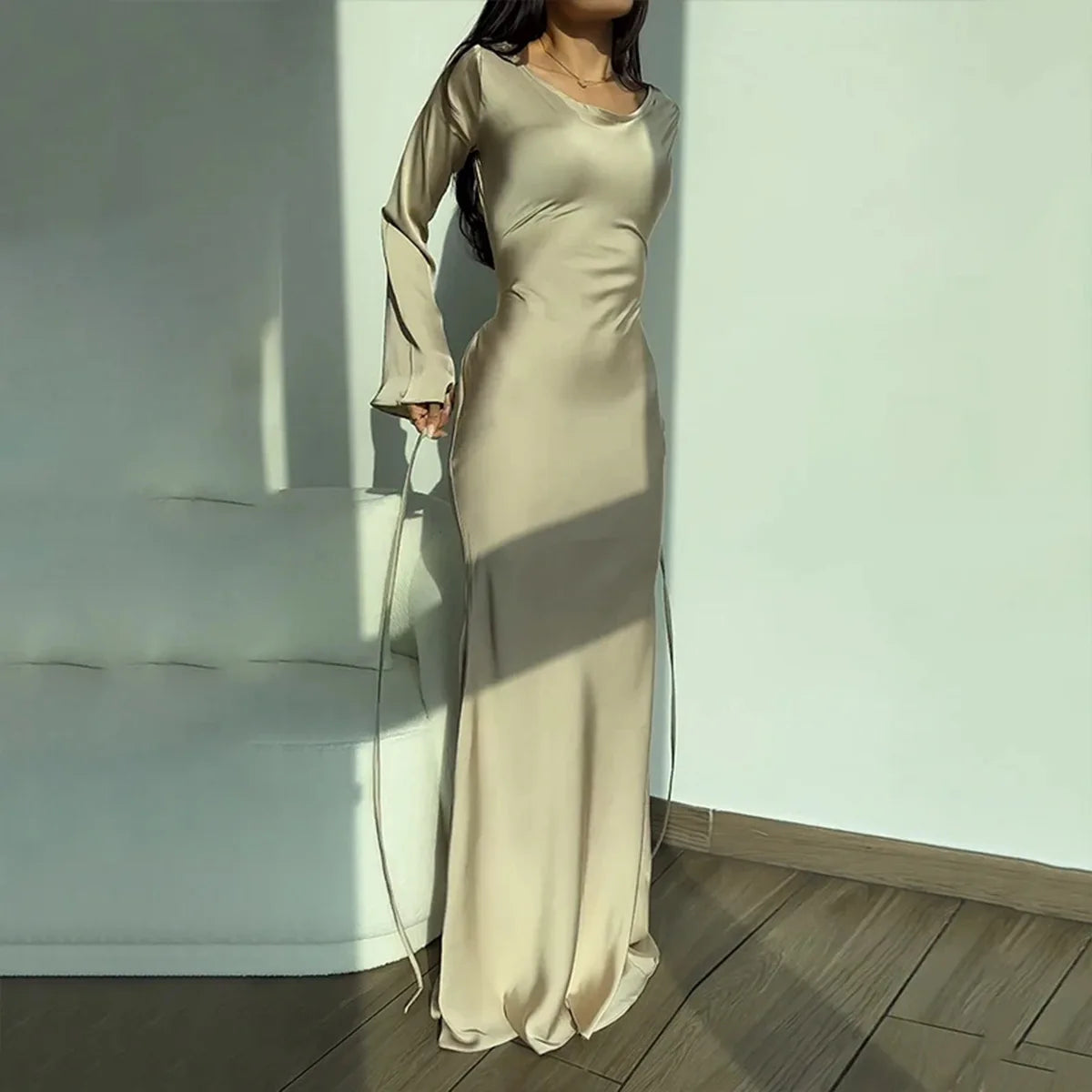 Lindsay | Elegantes langärmeliges Partykleid aus Satin