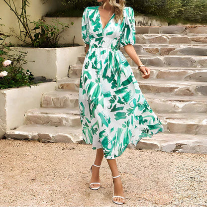 Serena - Kleid mit V-Ausschnitt und floralem Muster