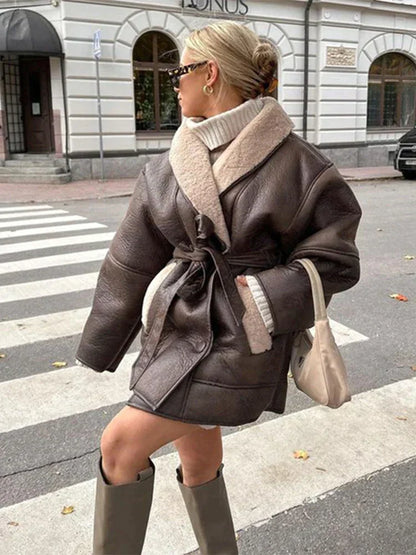 Ruby - eleganter Leder-Wintermantel mit Gürtel