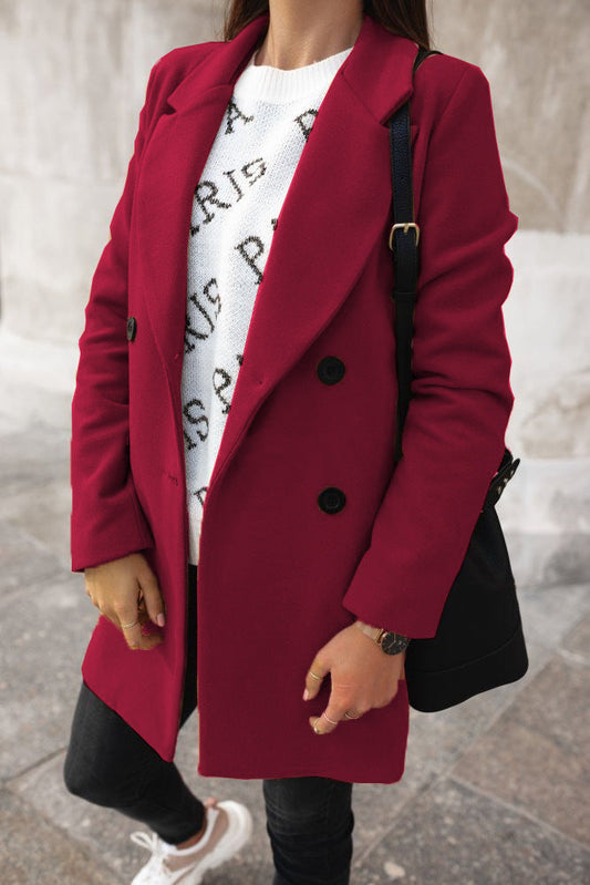 Unifarbene Wolljacke mit zweireihigem Kragen und langen Knöpfen