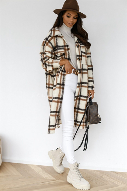 Stilvolle karierte Jacke