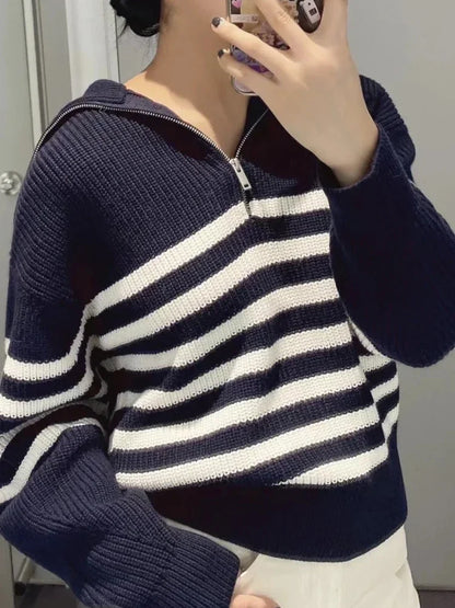 Madeleine - Rollkragenpullover mit gestreiftem Revers