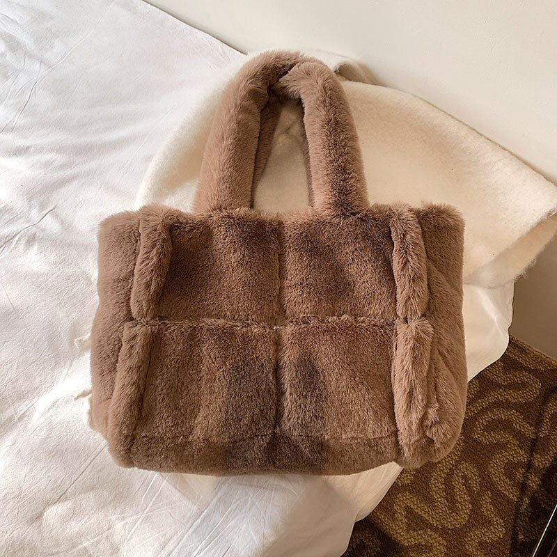 Vardi Dante™ Pipa Plüsch Handtasche | Eine bequeme & winterliche Damentasche