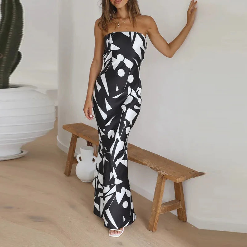 Schulternahes Maxikleid mit geometrischem Print