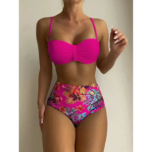 Schicker hochtaillierter Bikini mit Blumenmuster