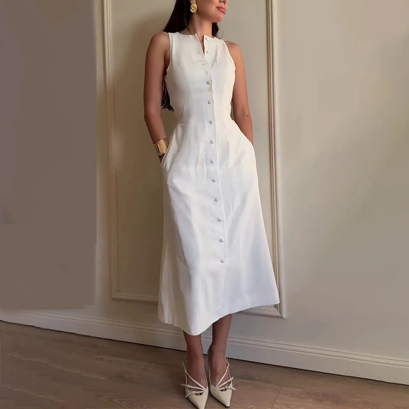 Sommerkleid ohne Ärmel mit Knöpfen und elegantem Schnitt