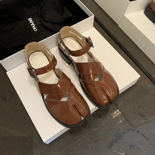 Ledersandalen mit geteilter Zehe