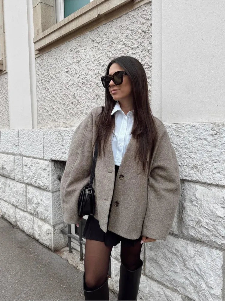 Sally - zweireihige Streetwear-Jacke im Retro-Look