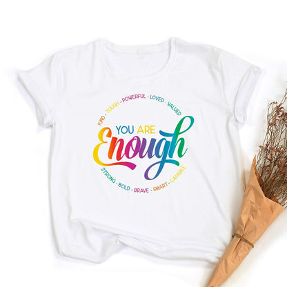 Frieden Liebe Gleichheit Regenbogen Grafik T-Shirt | LGBT Stolz Retro Sommer Top