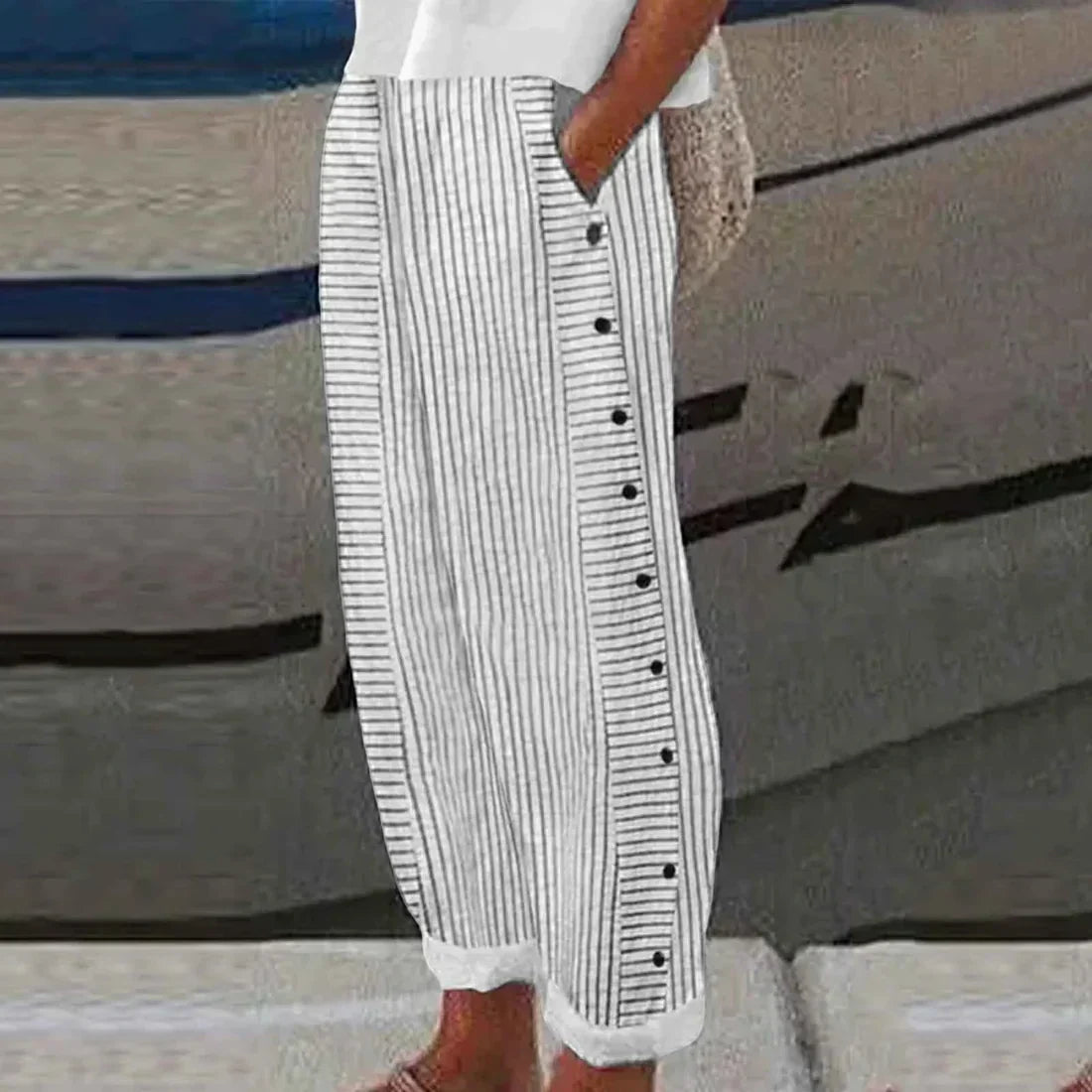 Bequeme Sommerhose mit Streifenmuster