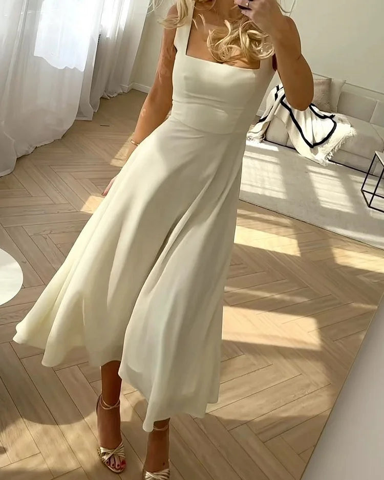 Sadella - Elegantes Kleid aus Voile mit quadratischem Kragen und unifarben