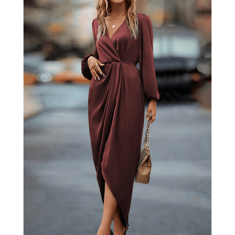 Elegantes Midikleid mit langen Ärmeln und modernem Stil