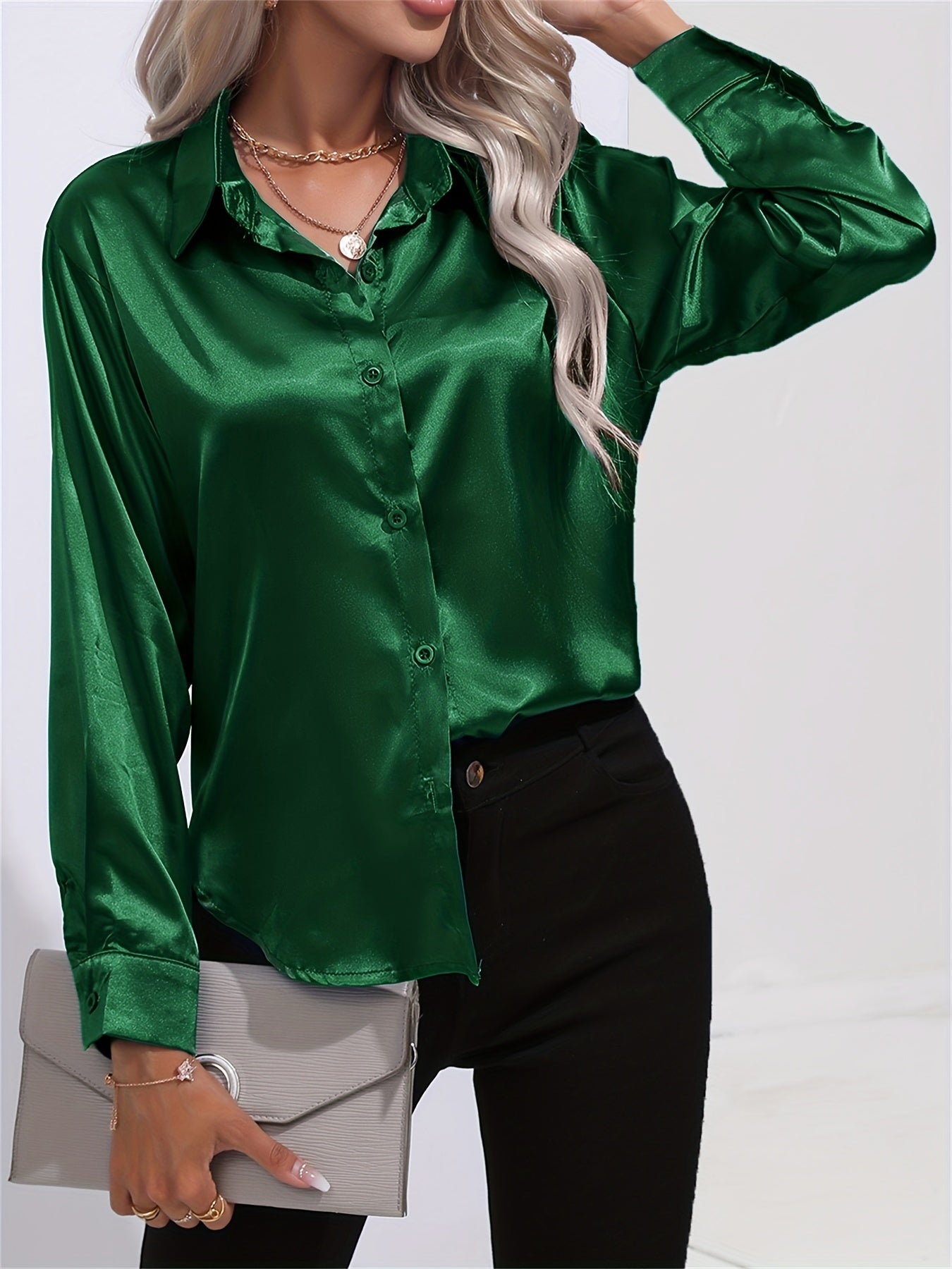 Satinbluse mit langen Ärmeln, Reverskragen und leichtem Stoff