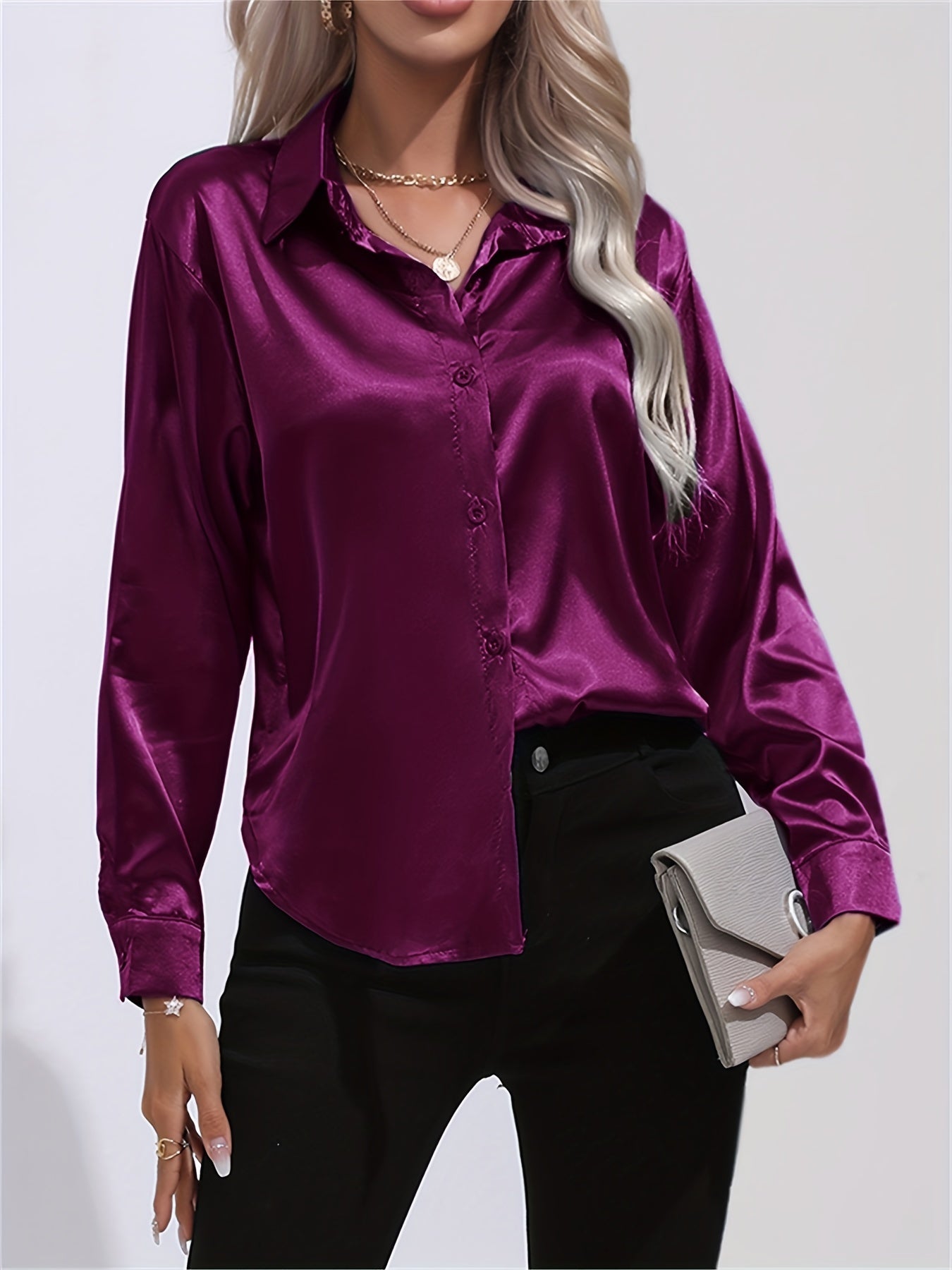 Satinbluse mit langen Ärmeln, Reverskragen und leichtem Stoff